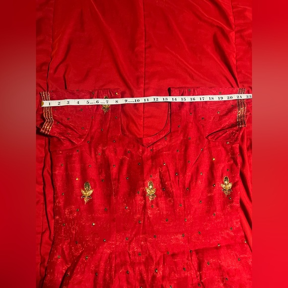 Hand embroidered kurti - Picture 7 of 13